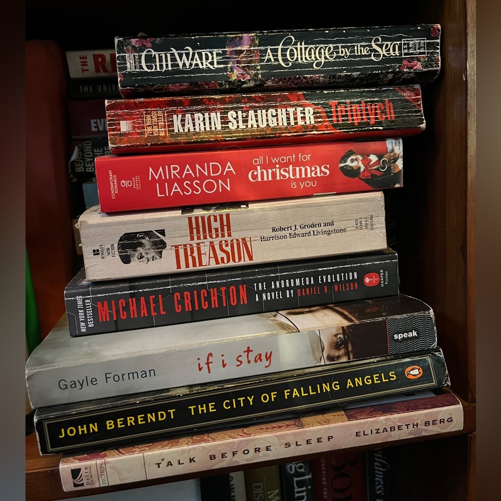 5 lbs books - you pick - mix of genres - some large print - novels, biographies - Picture 6 of 16